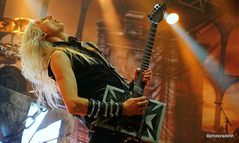 HammerFall vyprodali Forum Karlín, podpořit je přišla i Dominika Gottová