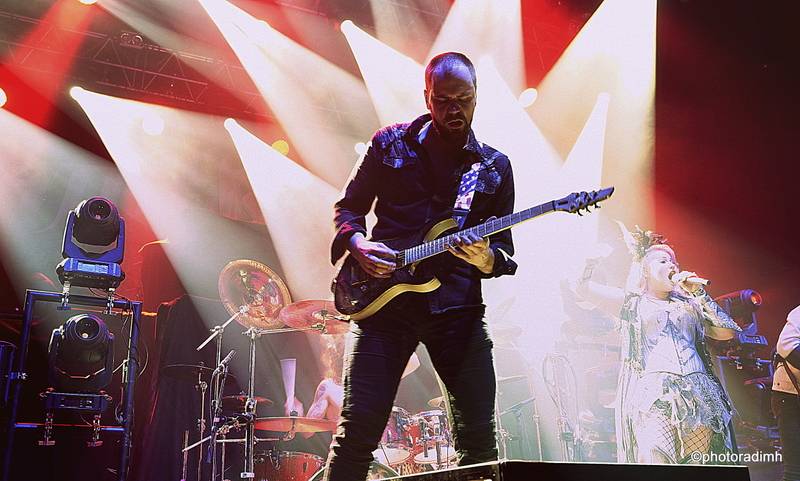 HammerFall vyprodali Forum Karlín, podpořit je přišla i Dominika Gottová