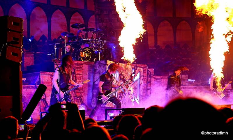 HammerFall vyprodali Forum Karlín, podpořit je přišla i Dominika Gottová