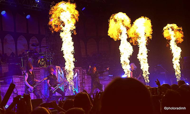 HammerFall vyprodali Forum Karlín, podpořit je přišla i Dominika Gottová