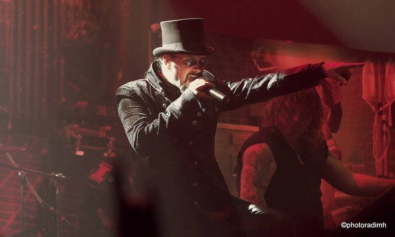 HammerFall vyprodali Forum Karlín, podpořit je přišla i Dominika Gottová