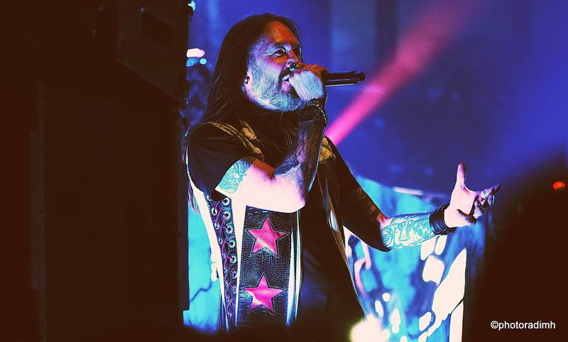 HammerFall vyprodali Forum Karlín, podpořit je přišla i Dominika Gottová