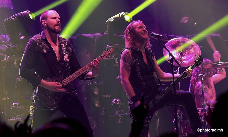 HammerFall vyprodali Forum Karlín, podpořit je přišla i Dominika Gottová