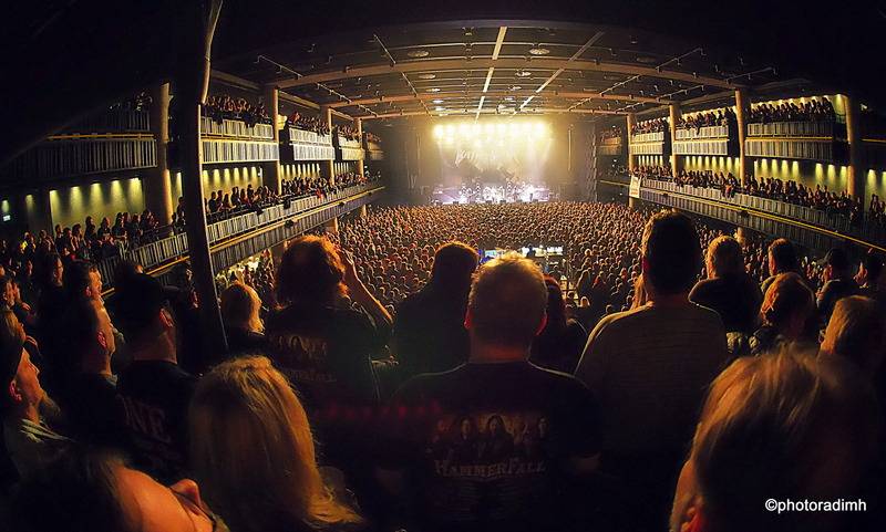 HammerFall vyprodali Forum Karlín, podpořit je přišla i Dominika Gottová