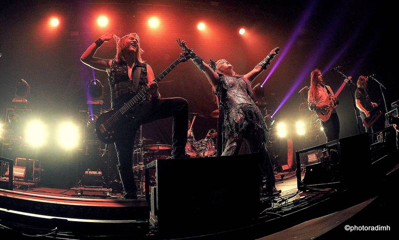 HammerFall vyprodali Forum Karlín, podpořit je přišla i Dominika Gottová