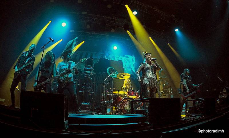 HammerFall vyprodali Forum Karlín, podpořit je přišla i Dominika Gottová