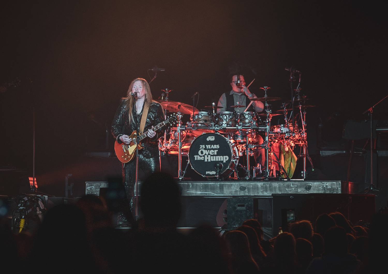 Kelly Family oslavili v O2 areně 25 let svého slavného alba Over The Hump