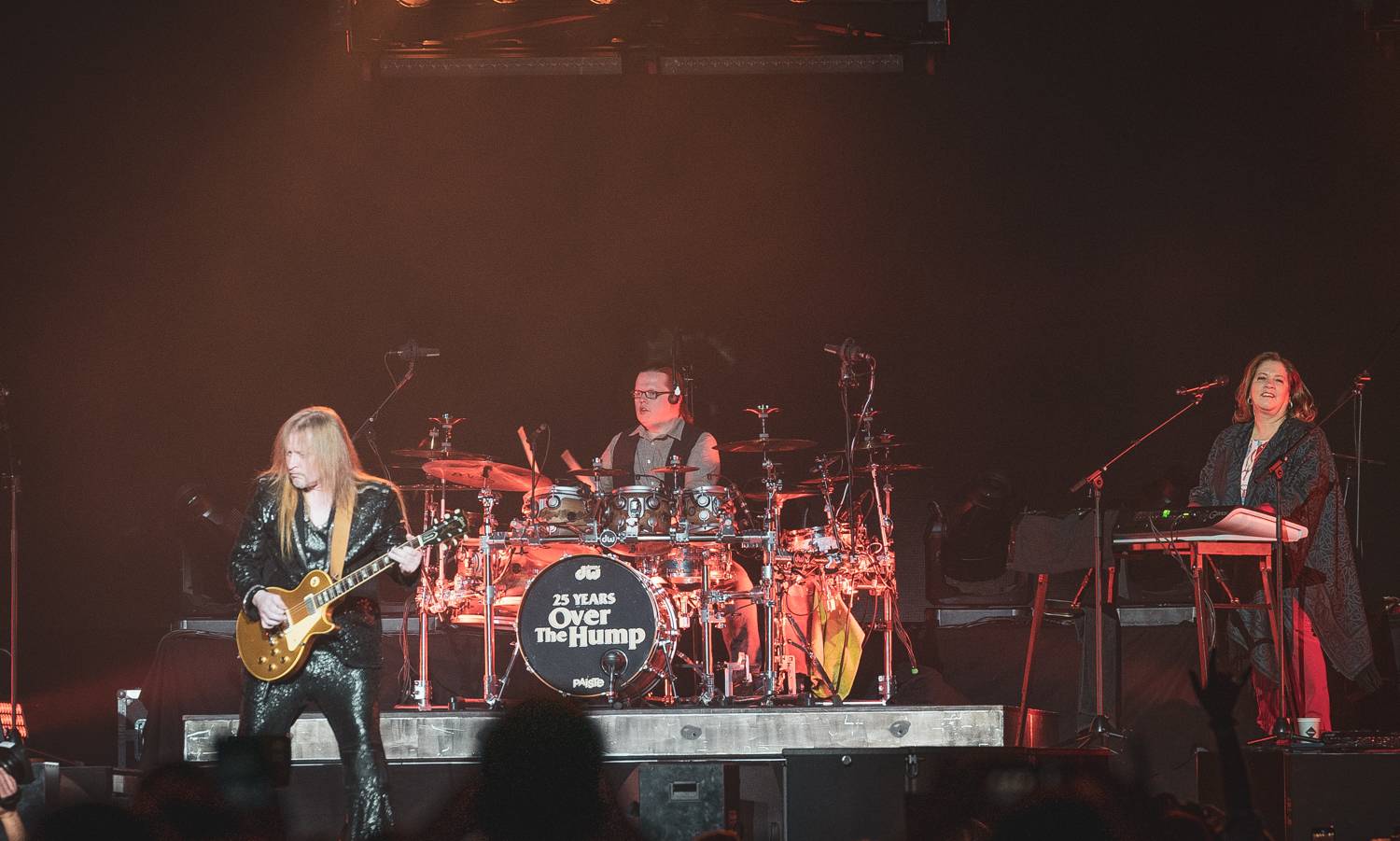 Kelly Family oslavili v O2 areně 25 let svého slavného alba Over The Hump