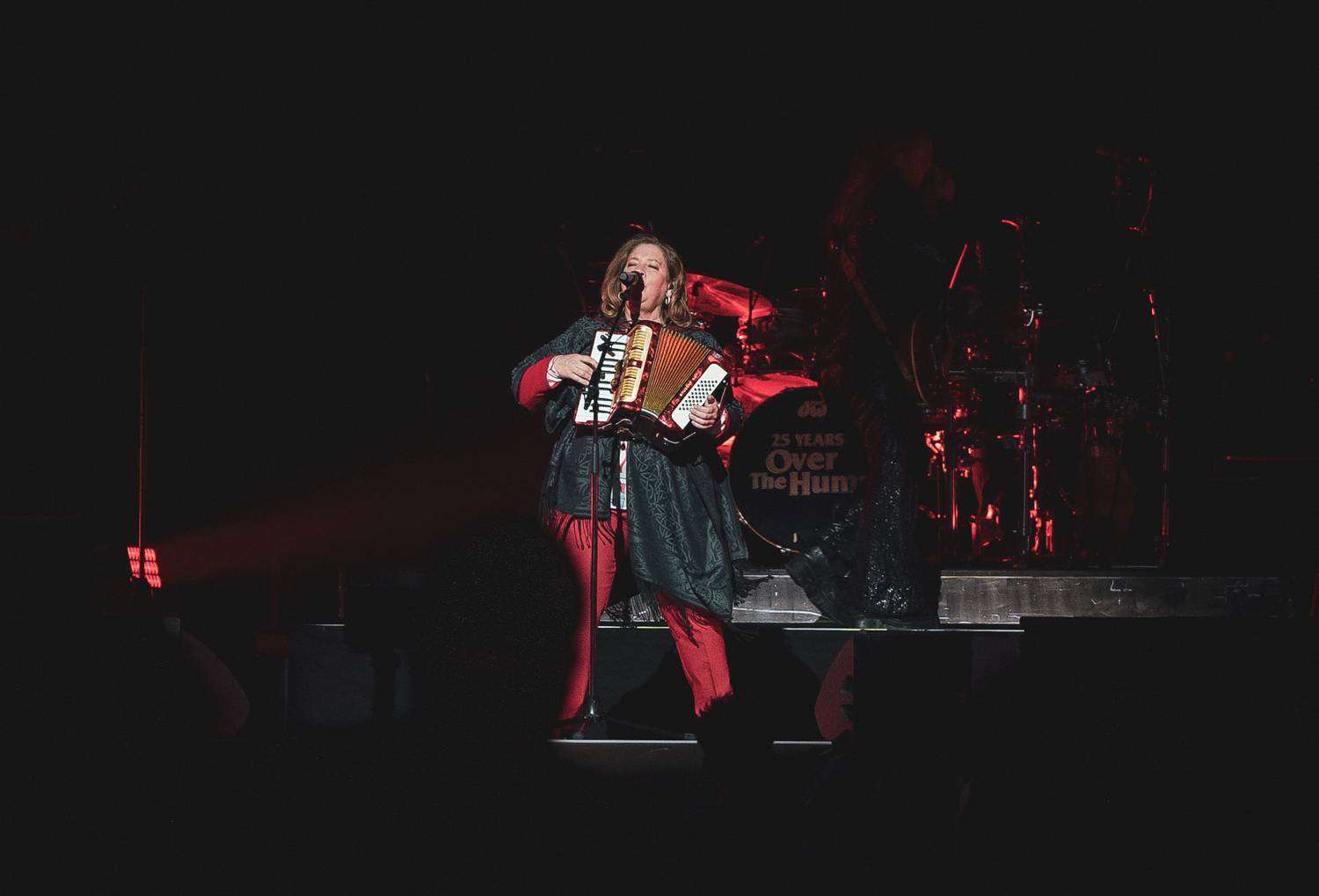 Kelly Family oslavili v O2 areně 25 let svého slavného alba Over The Hump