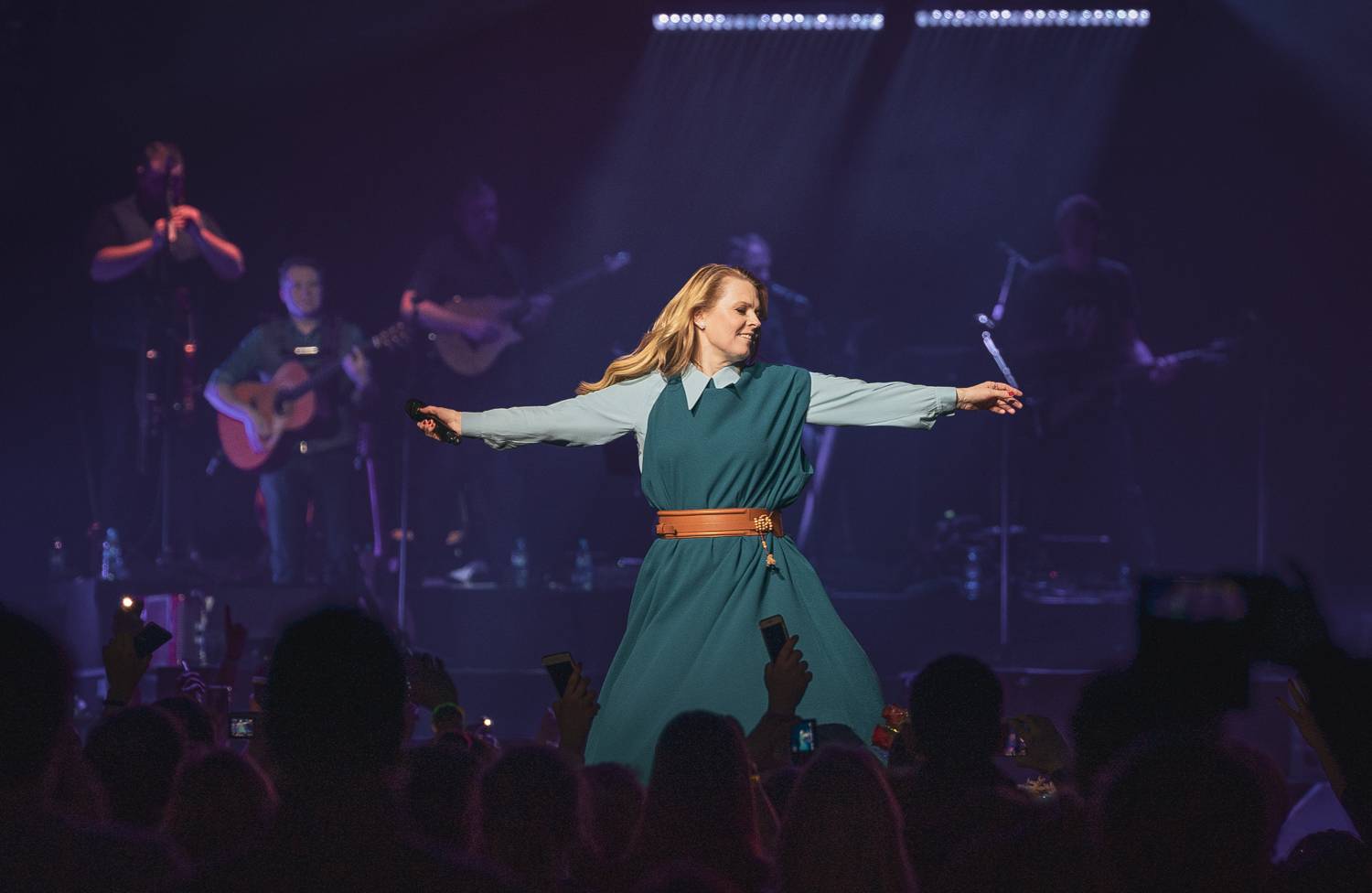 Kelly Family oslavili v O2 areně 25 let svého slavného alba Over The Hump