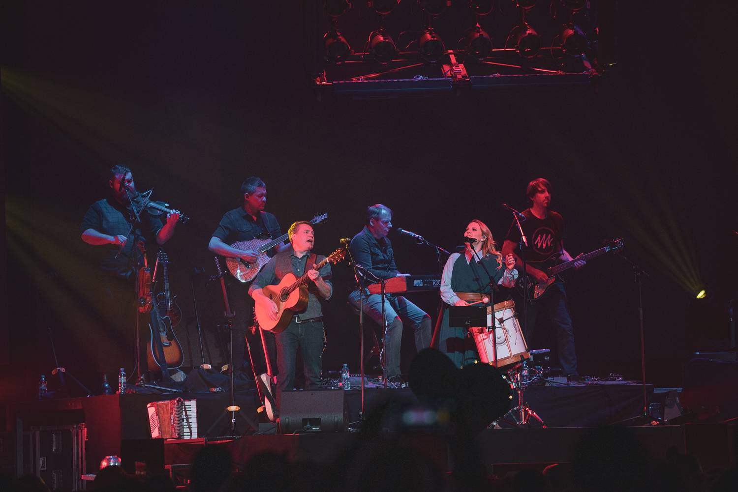 Kelly Family oslavili v O2 areně 25 let svého slavného alba Over The Hump