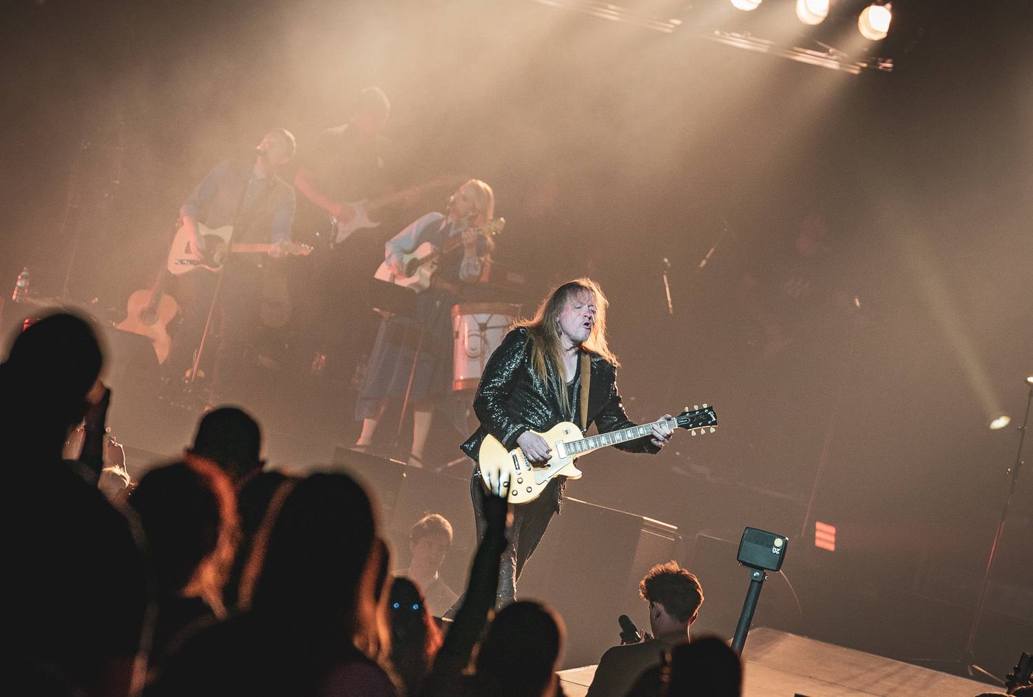 Kelly Family oslavili v O2 areně 25 let svého slavného alba Over The Hump