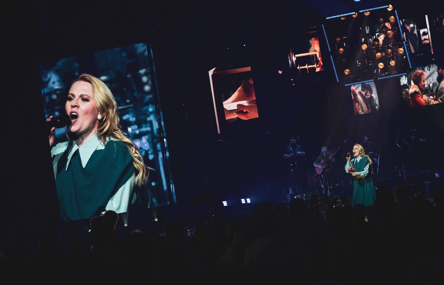 Kelly Family oslavili v O2 areně 25 let svého slavného alba Over The Hump