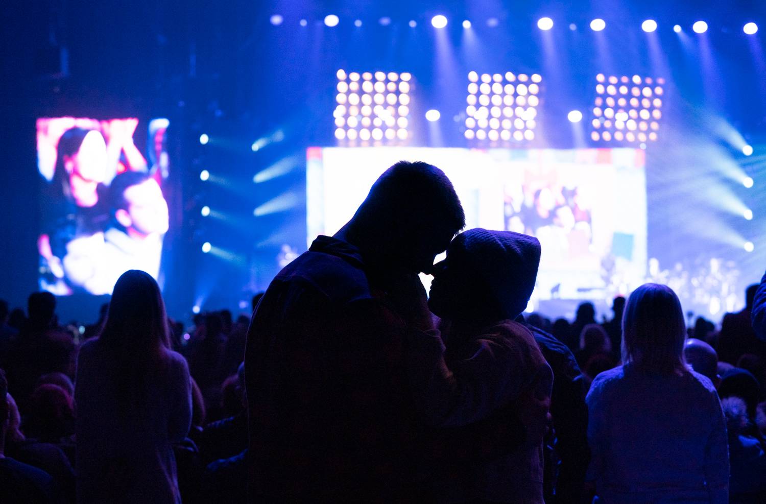 Kelly Family oslavili v O2 areně 25 let svého slavného alba Over The Hump