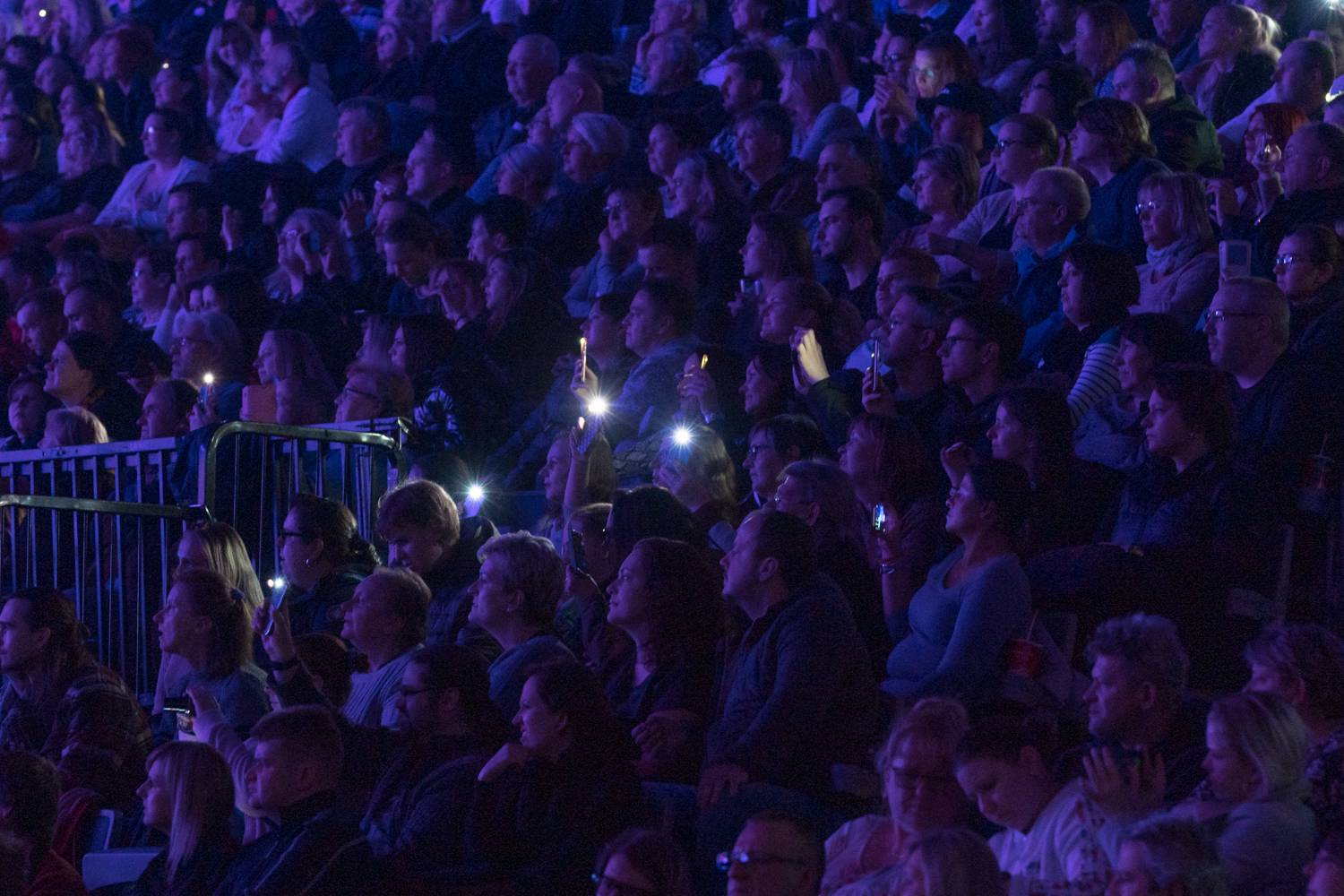 Kelly Family oslavili v O2 areně 25 let svého slavného alba Over The Hump