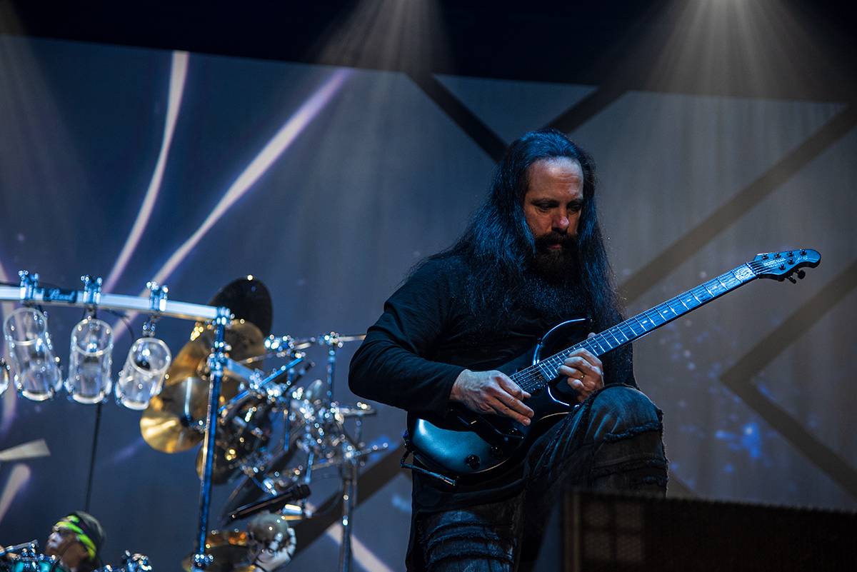 Progresivní divadlo snů: Dream Theater přijeli do Prahy i s novou deskou v zádech