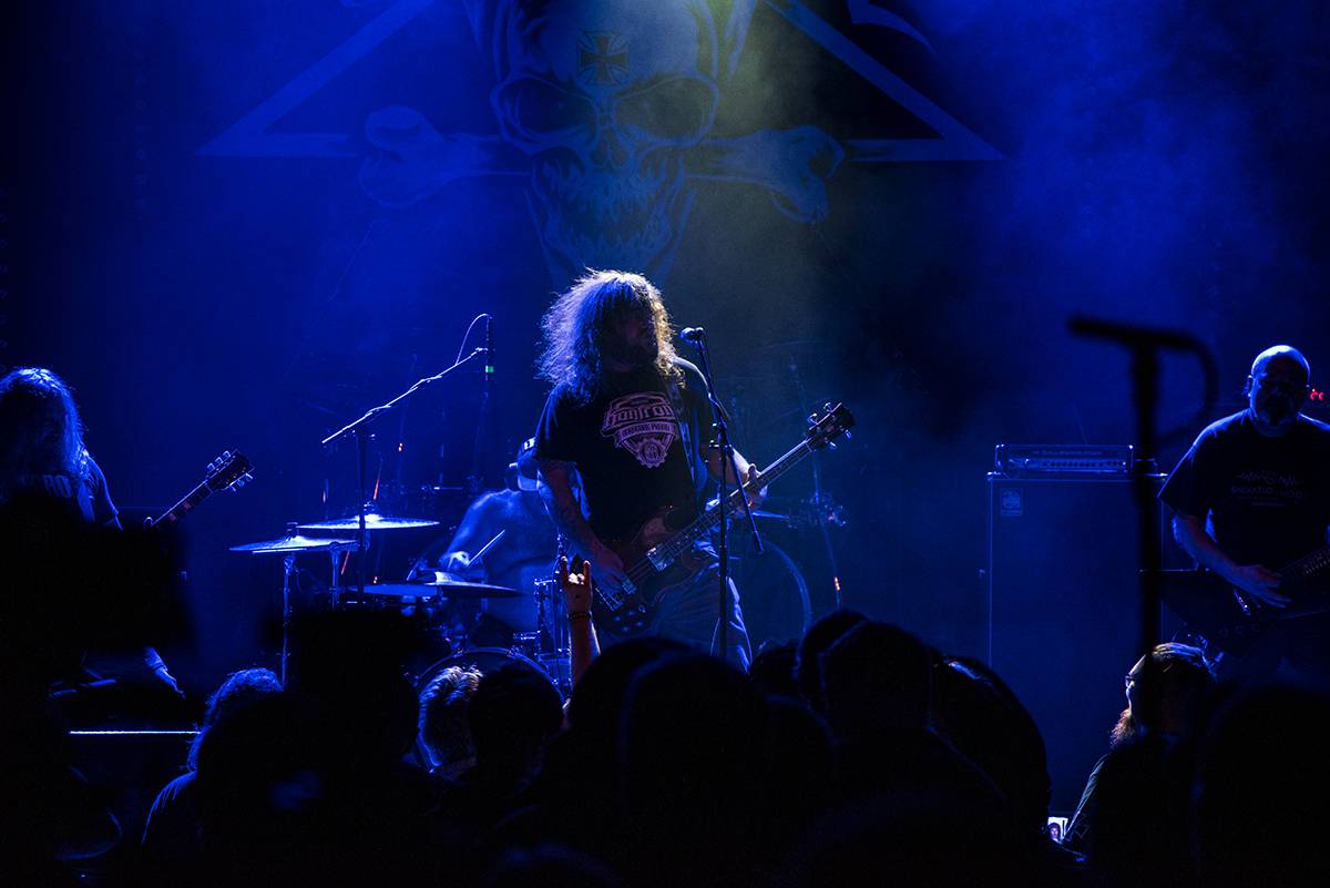 Totální masakr motorovou pilou: Debustrol slavili v Akropoli 33 let Antikrista