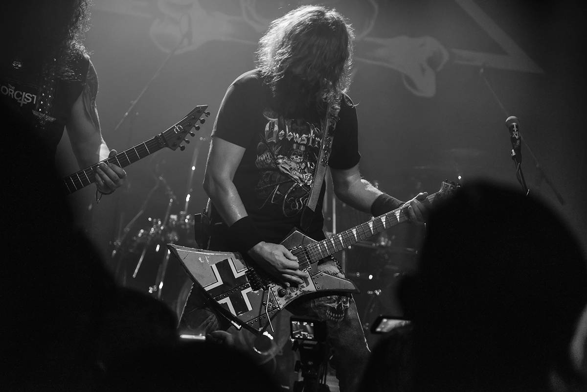 Totální masakr motorovou pilou: Debustrol slavili v Akropoli 33 let Antikrista