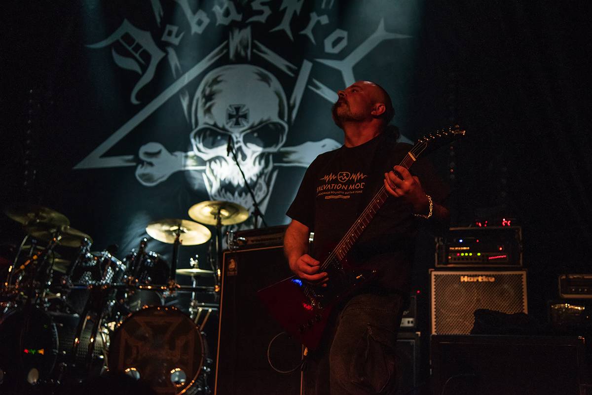 Totální masakr motorovou pilou: Debustrol slavili v Akropoli 33 let Antikrista