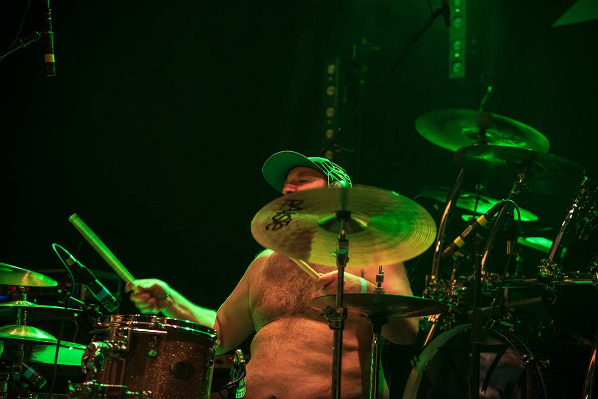 Totální masakr motorovou pilou: Debustrol slavili v Akropoli 33 let Antikrista