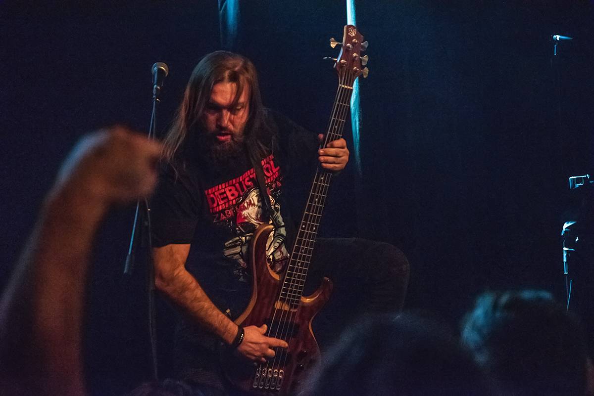 Totální masakr motorovou pilou: Debustrol slavili v Akropoli 33 let Antikrista