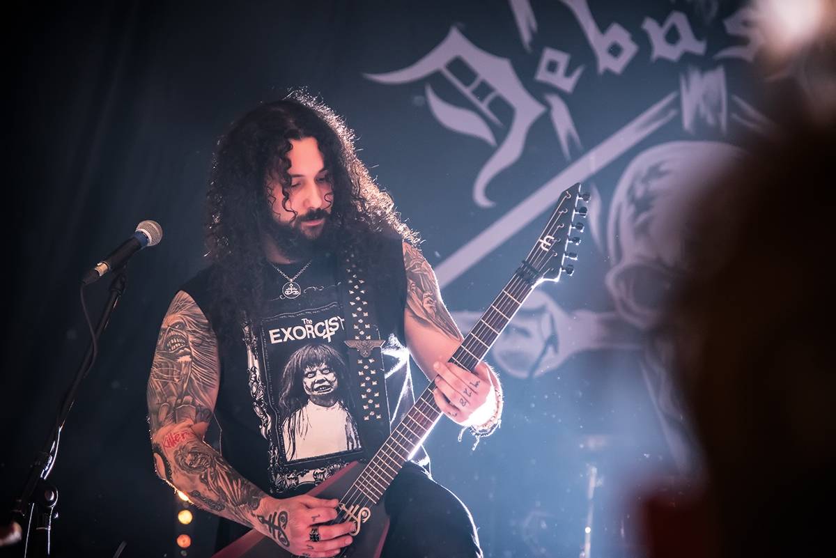 Totální masakr motorovou pilou: Debustrol slavili v Akropoli 33 let Antikrista