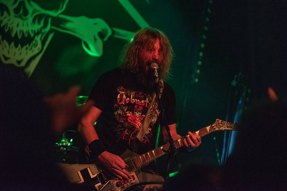 Totální masakr motorovou pilou: Debustrol slavili v Akropoli 33 let Antikrista