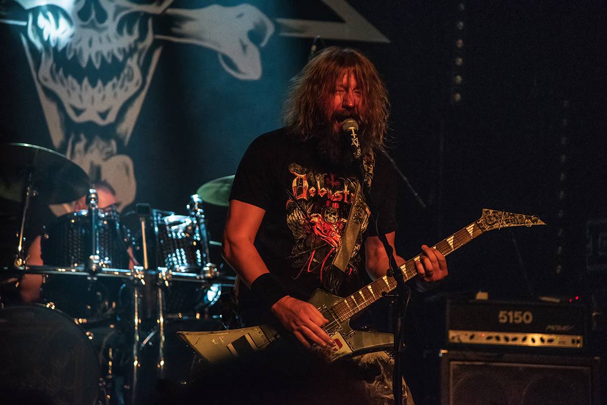 Totální masakr motorovou pilou: Debustrol slavili v Akropoli 33 let Antikrista