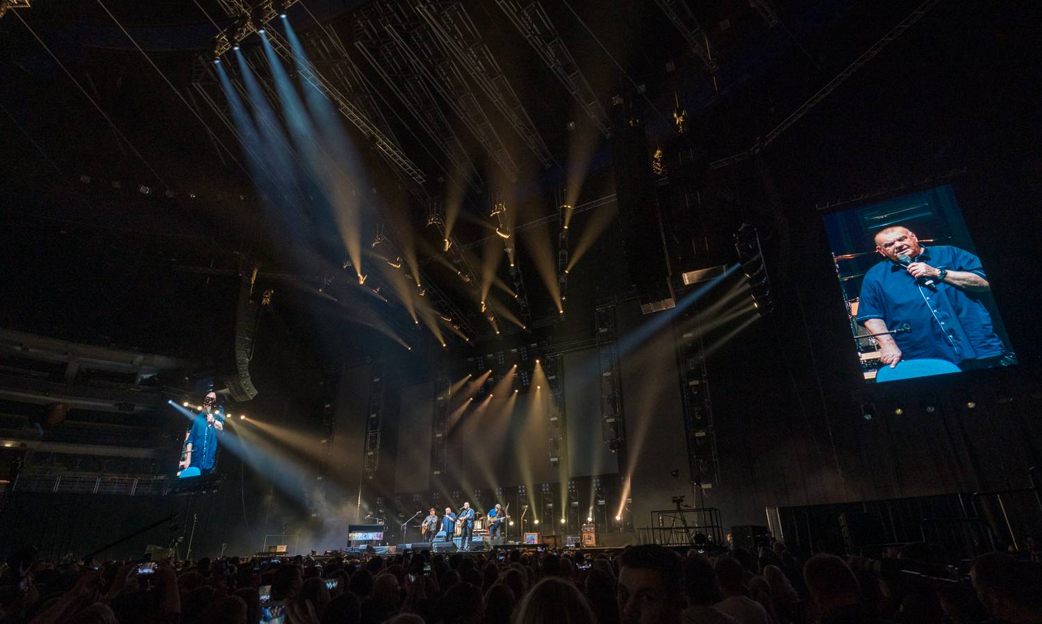 Marek Ztracený předvedl skvělou show ve vyprodané O2 areně. Přizval si Františka Nedvěda i Hanu Zagorovou