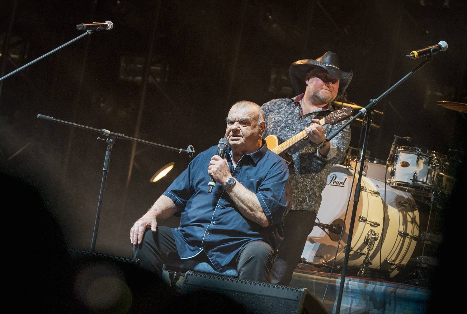 Marek Ztracený předvedl skvělou show ve vyprodané O2 areně. Přizval si Františka Nedvěda i Hanu Zagorovou