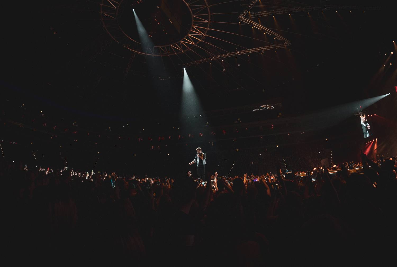Marek Ztracený předvedl skvělou show ve vyprodané O2 areně. Přizval si Františka Nedvěda i Hanu Zagorovou