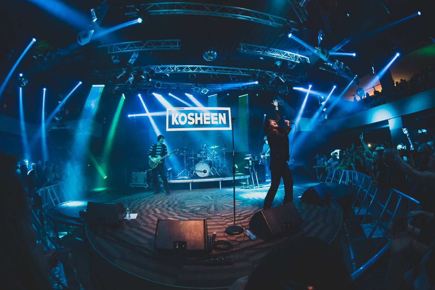 Kosheen zahájili české miniturné. Pražský klub roztančili