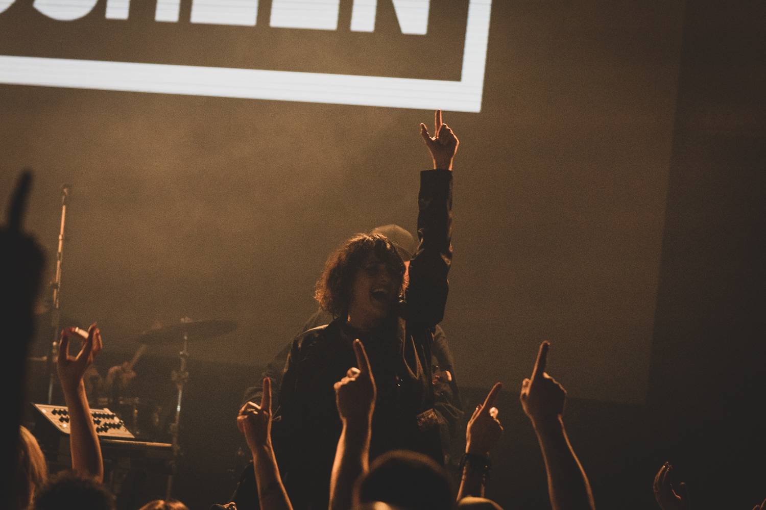 Kosheen zahájili české miniturné. Pražský klub roztančili