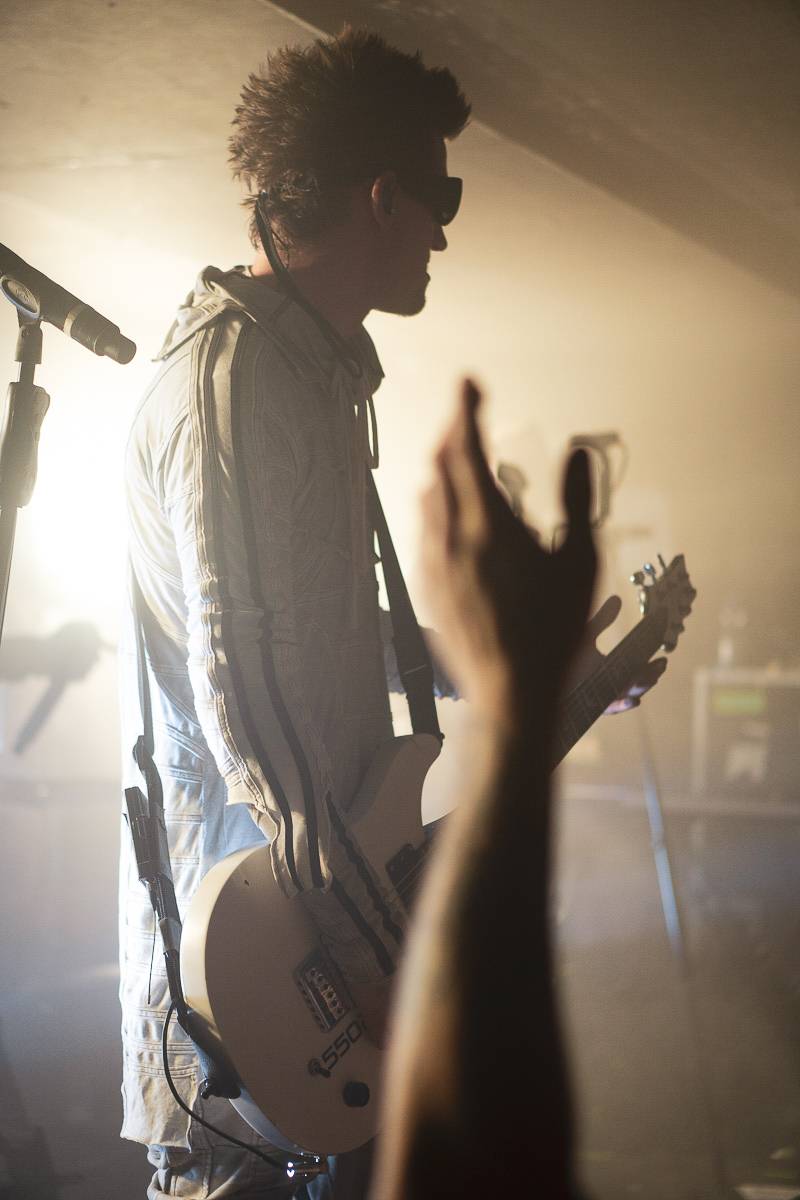 Vesmírní Starset v pražském Rock Café zachraňovali lidstvo