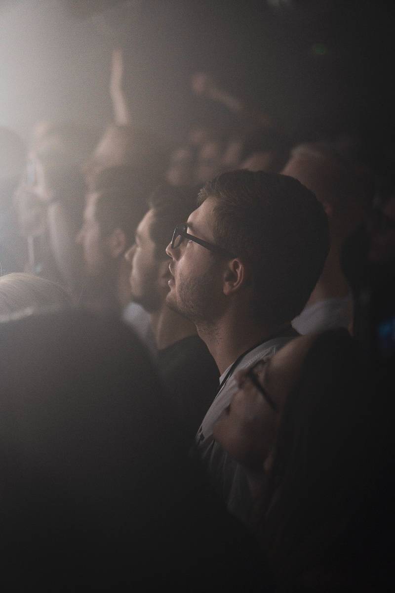 Vesmírní Starset v pražském Rock Café zachraňovali lidstvo