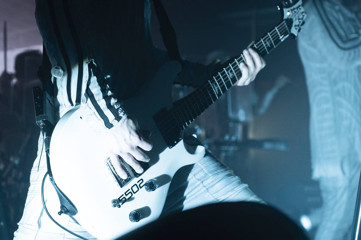 Vesmírní Starset v pražském Rock Café zachraňovali lidstvo