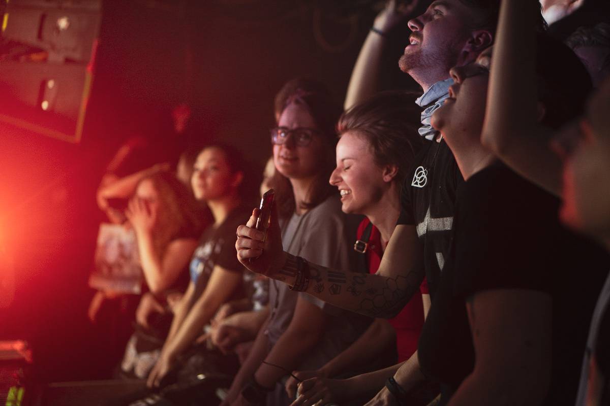 Vesmírní Starset v pražském Rock Café zachraňovali lidstvo