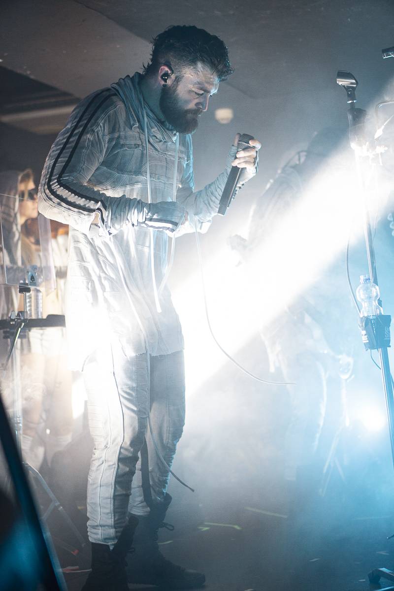 Vesmírní Starset v pražském Rock Café zachraňovali lidstvo