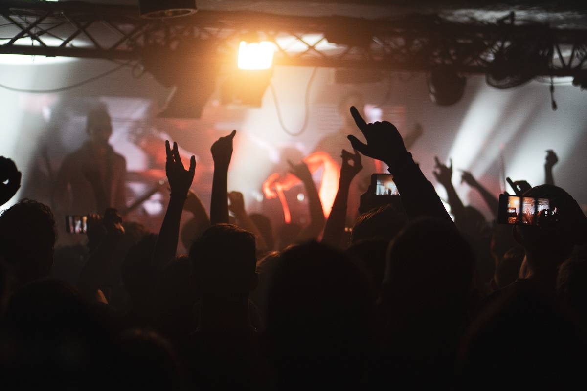 Vesmírní Starset v pražském Rock Café zachraňovali lidstvo