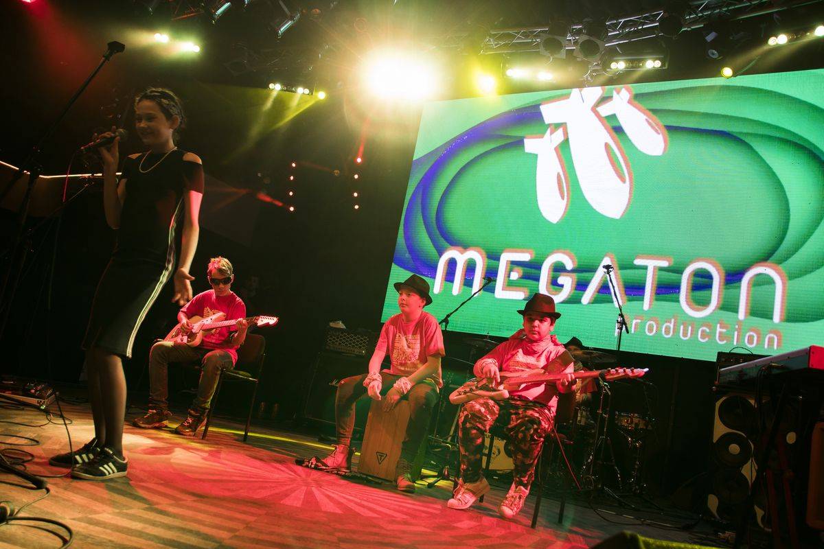 Megaton Fashion Show 2019: Rockové hvězdy se předvedly na přehlídkovém molu, vystoupily i děti