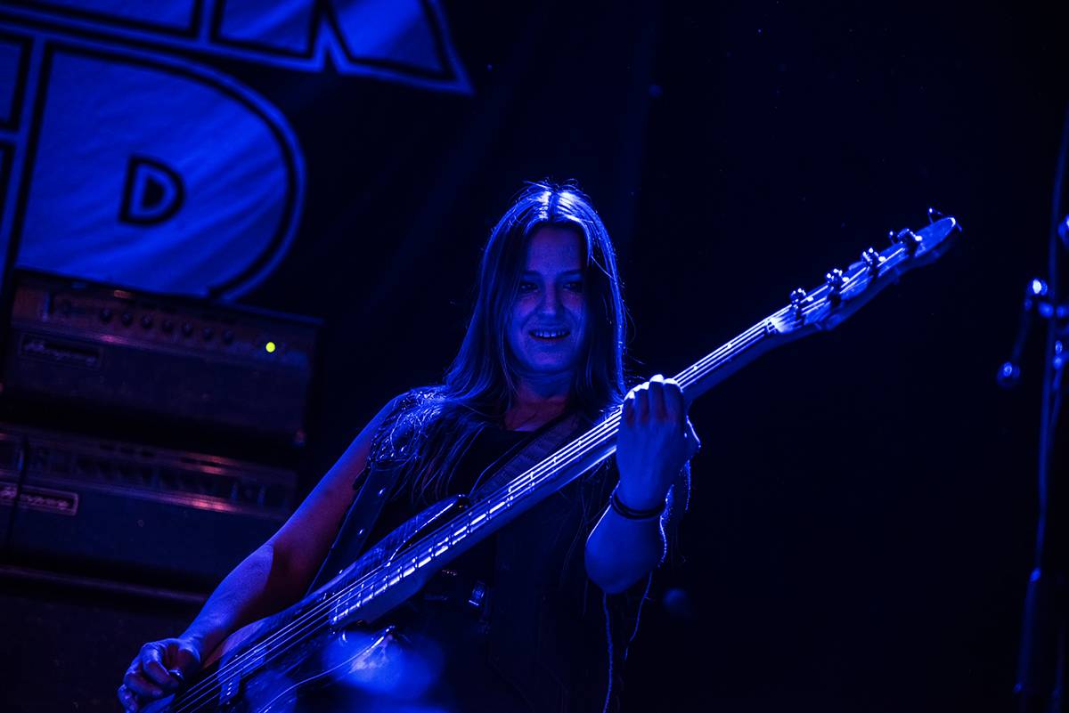 Australští Rose Tattoo předvedli stoprocentní rock'n'roll. Přivezli i krásné a hlasité Švédky