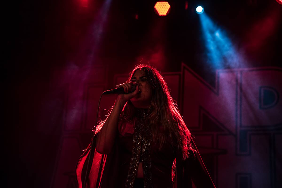 Australští Rose Tattoo předvedli stoprocentní rock'n'roll. Přivezli i krásné a hlasité Švédky