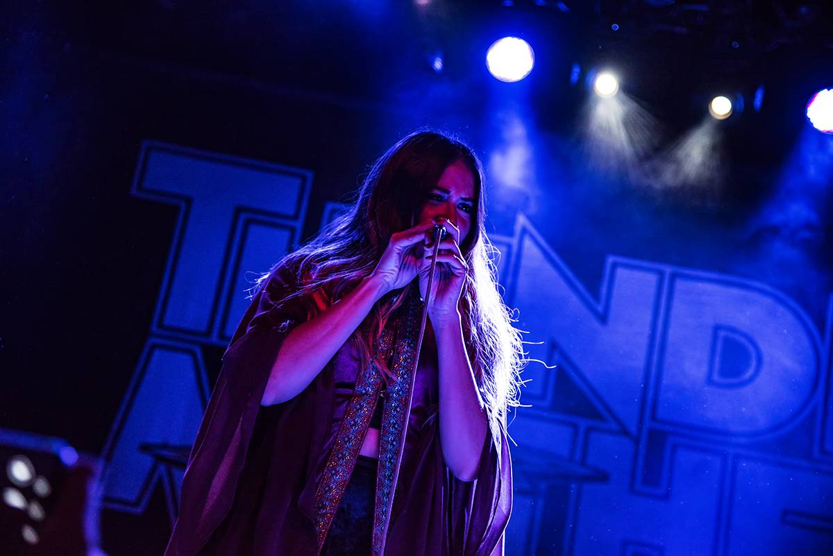 Australští Rose Tattoo předvedli stoprocentní rock'n'roll. Přivezli i krásné a hlasité Švédky