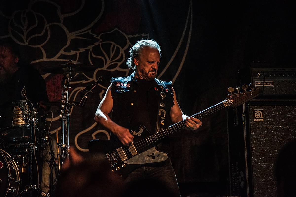 Australští Rose Tattoo předvedli stoprocentní rock'n'roll. Přivezli i krásné a hlasité Švédky