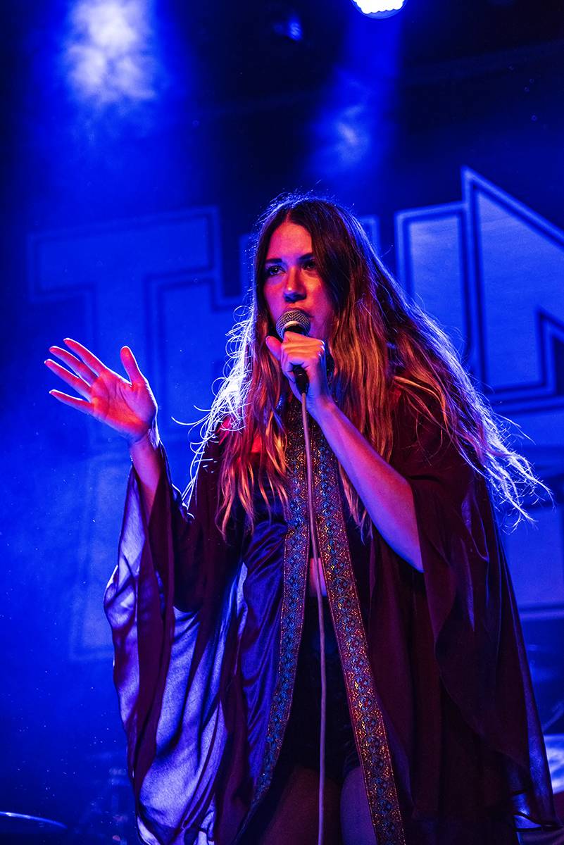 Australští Rose Tattoo předvedli stoprocentní rock'n'roll. Přivezli i krásné a hlasité Švédky