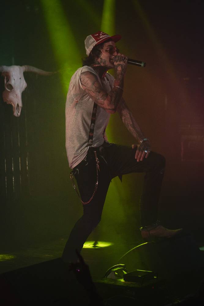 Vyprodaná Roxy skákala a křičela pod taktovkou amerického rappera Yelawolfa