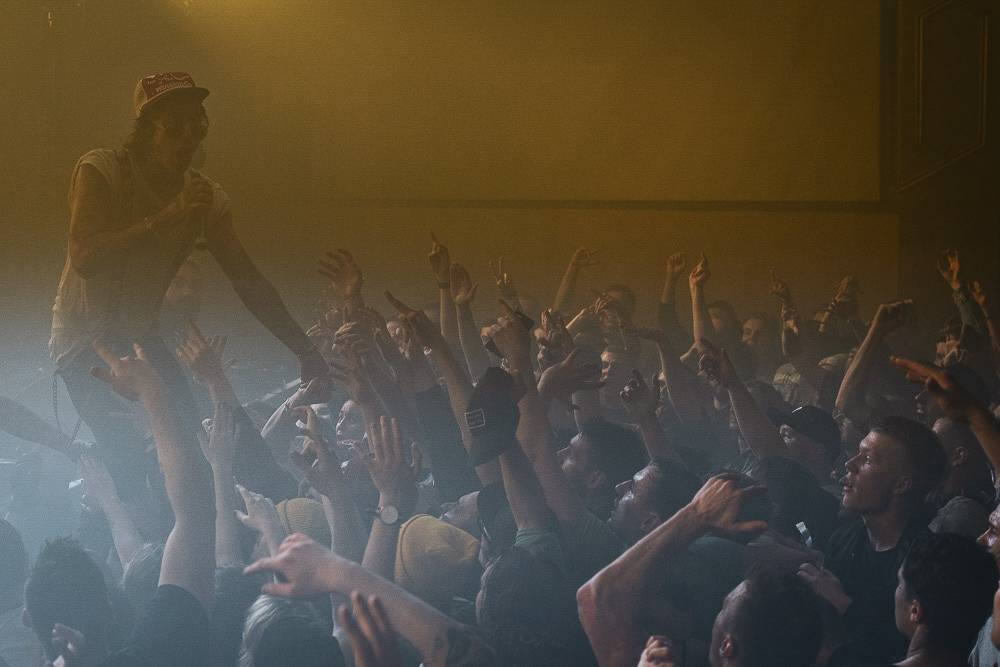 Vyprodaná Roxy skákala a křičela pod taktovkou amerického rappera Yelawolfa