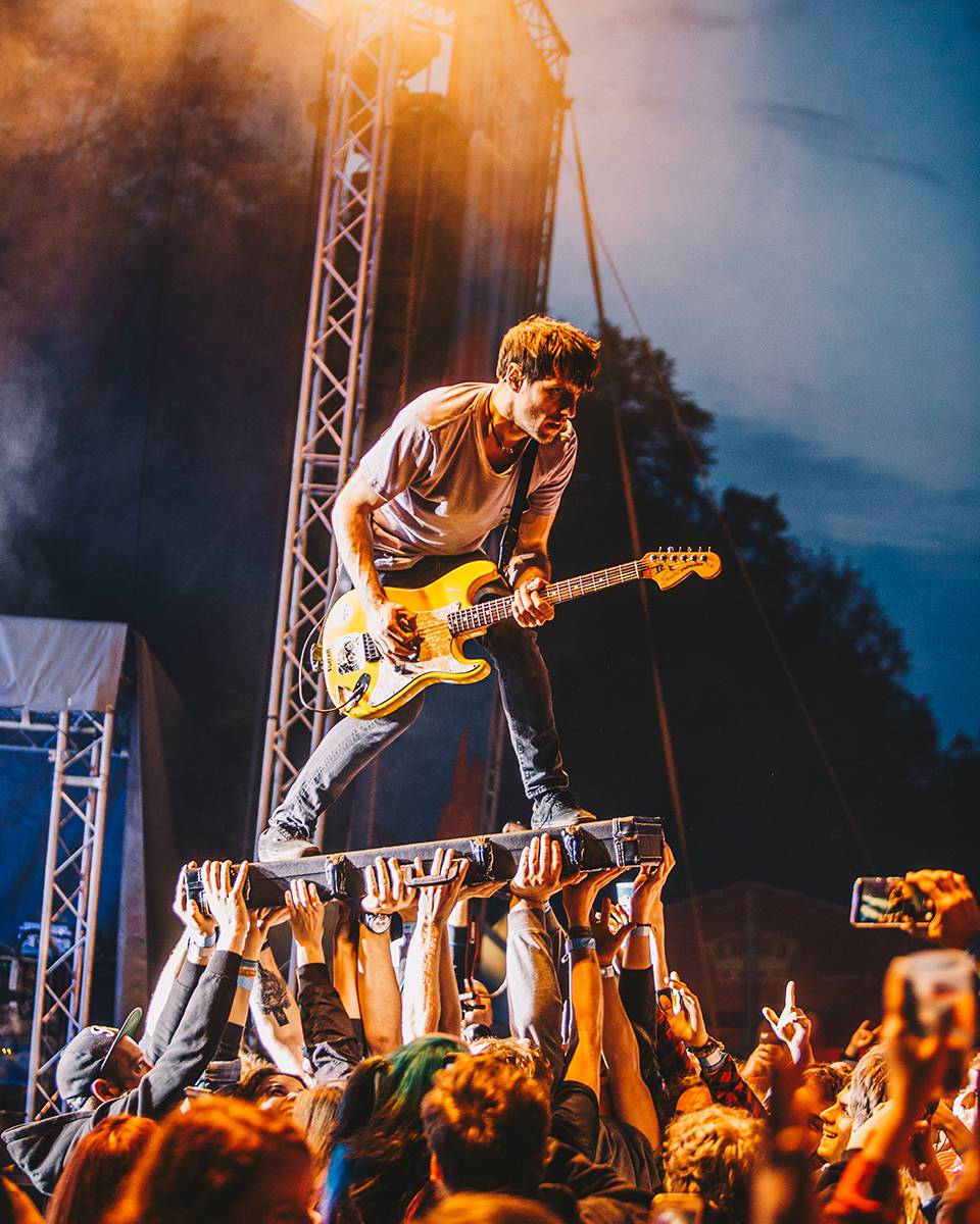 Když se ještě mohlo ven | Vojtěch Mervart vybírá snímky létajícího Bena Cristovaa, Wohnout, Offspring, Marpa a dalších