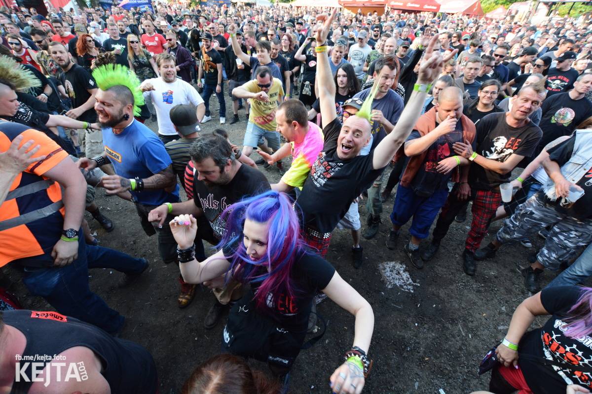 Když se ještě mohlo ven | Klára Mariňáková: Muzika, lidé na stejné vlně a atmosféra, která člověka ihned pohltí