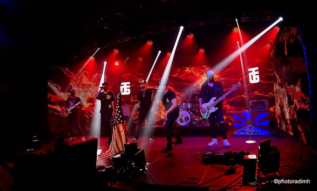 Marpo & TroubleGang hráli bez diváků, zato s pyrotechnikou. Koncertem podpořili Dětský domov Pyšely